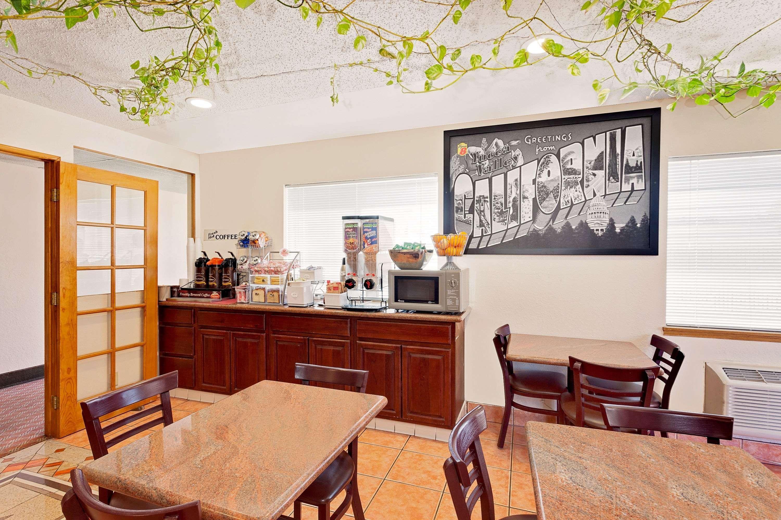 Super 8 By Wyndham Yucca Val/Joshua Tree Nat Pk Area Motel Yucca Valley Exterior foto